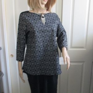 CROFT & BARROW Black & white knit top - sz S